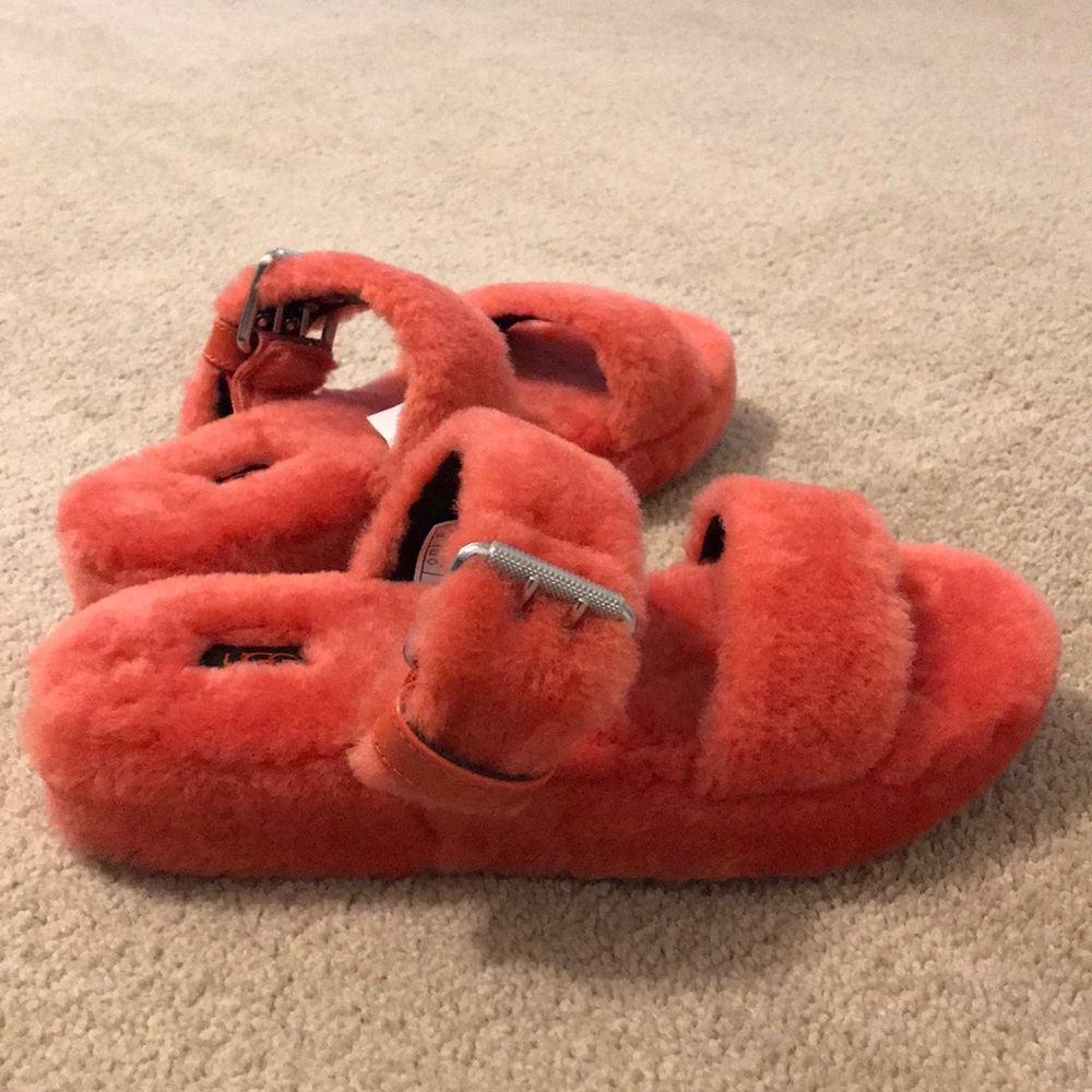 NEW UGG Fuzz Yeah Slides